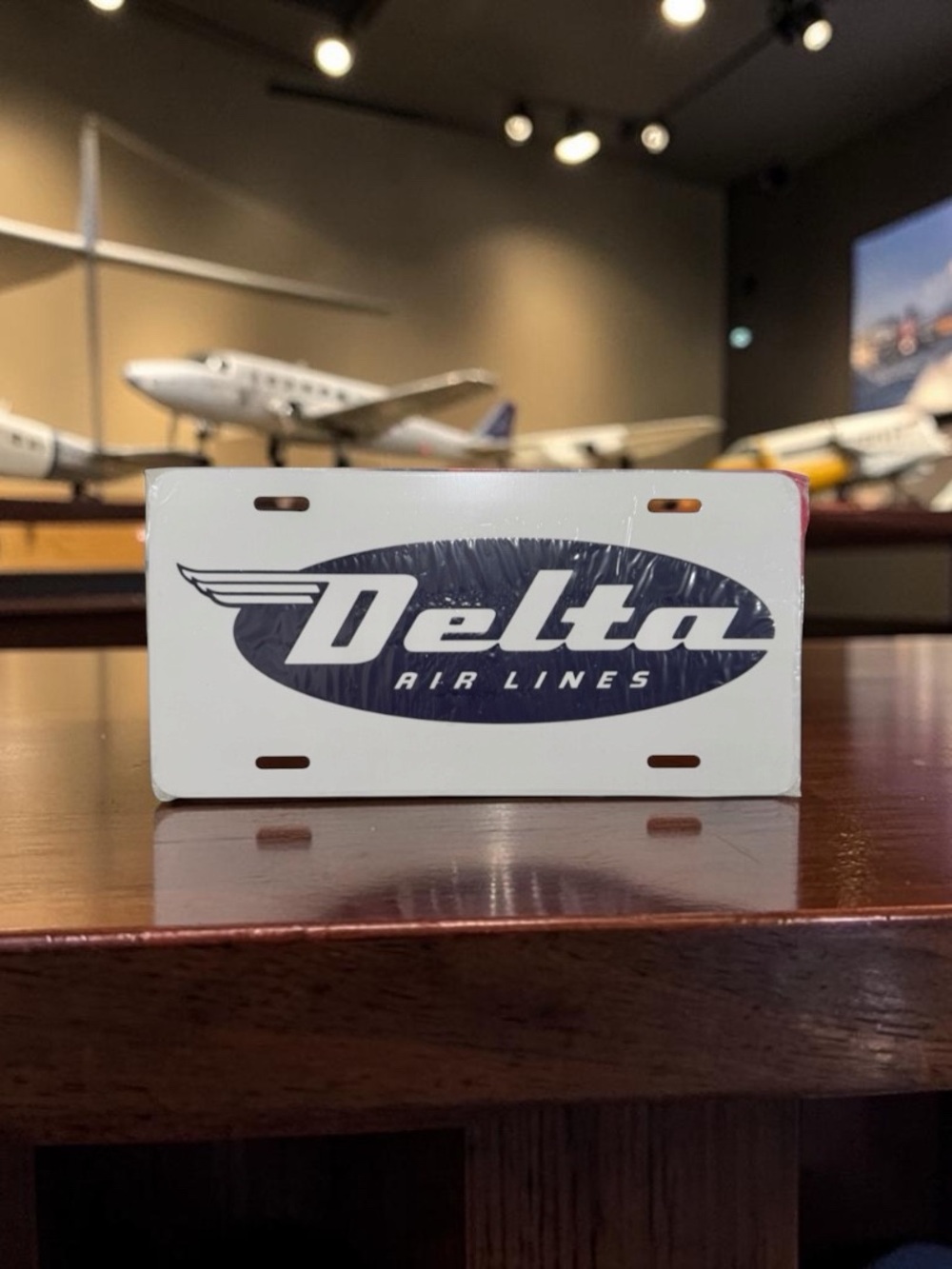 DELTA Air Lines Retro Vanity License Plate Frame Collectible Aluminum Navy New